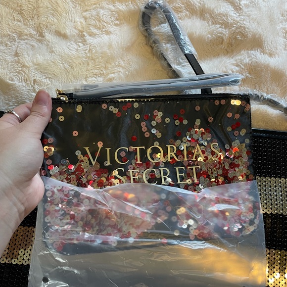 Victoria’s Secret Tote With Pouch - Picture 4 of 6